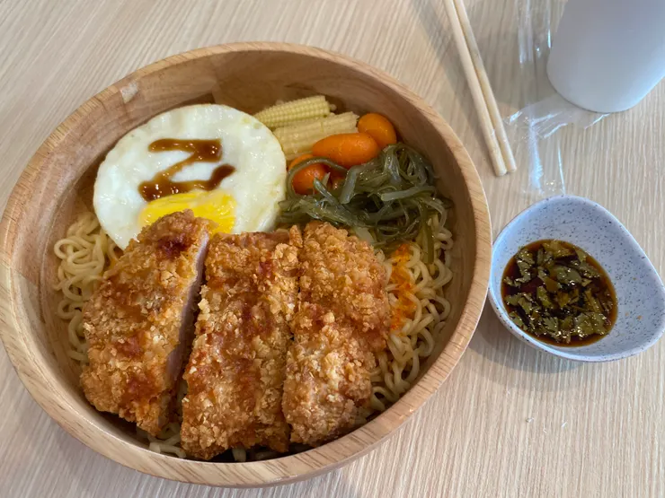 椒麻雞炒泡麵