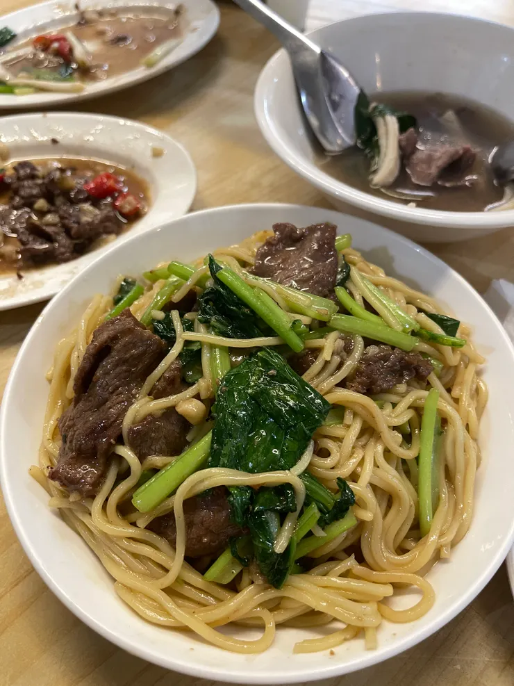 牛肉炒麵$100