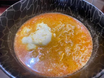 晚餐兼消夜：白咖哩麵