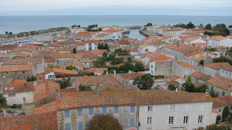 從鐘樓看小鎮港口