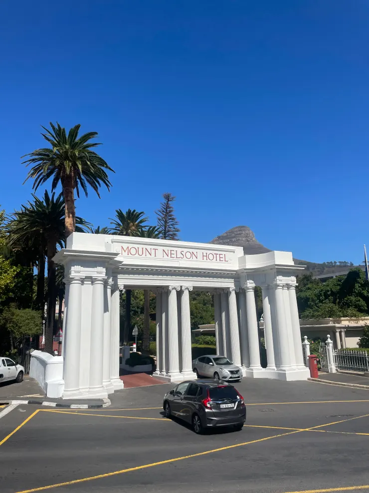 開普敦貝爾蒙德尼爾森山飯店（聽說裡面裝潢是粉紅色的）