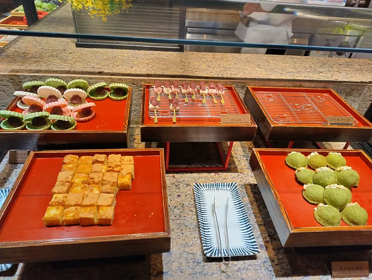 抹茶栗子蛋糕 御守燒 烤白玉湯圓 紅豆最中餅