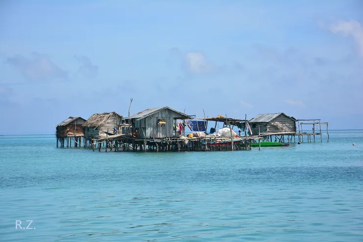 巴瑤人簡陋的棲身之所  ([陳傳義]拍攝)