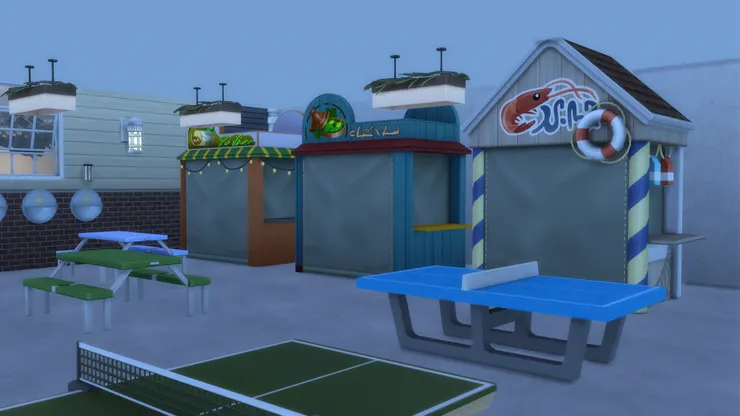 三個攤檔分別出售不同種類的食物,讓師生們有更多選擇,一定買到想吃的食物。