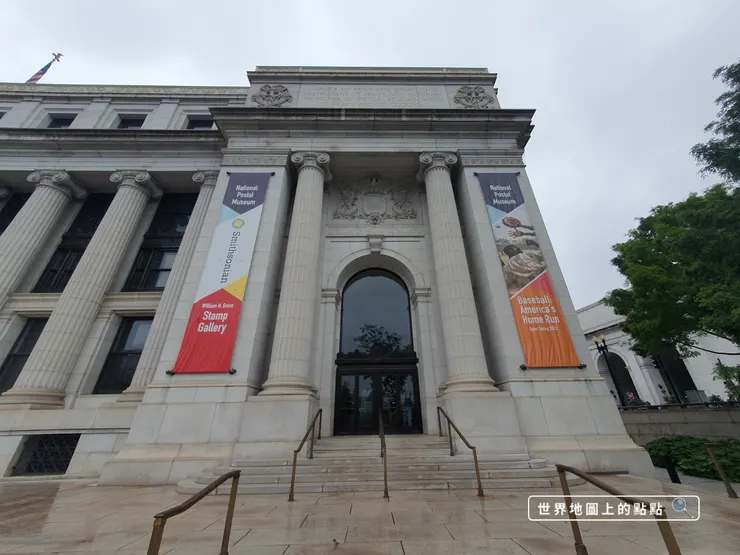 郵政博物館大門