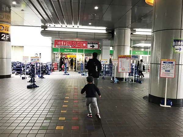 ▲迫不急待想要趕快進入博覽會現場