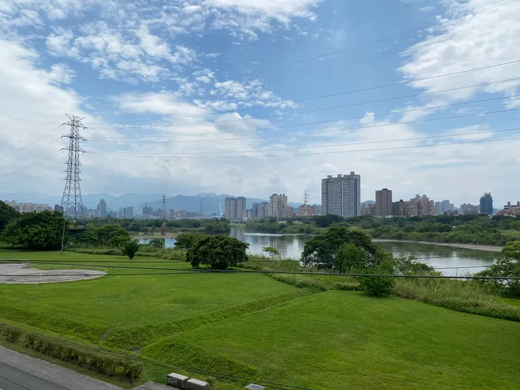 下溪洲的堤外綠地