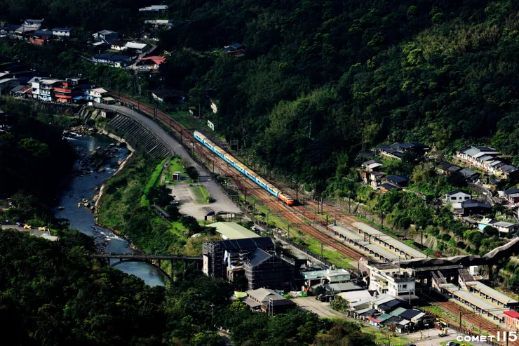 在復興號引退前夕，我來到了瑞芳電視轉播站捕捉最後的水藍色身影