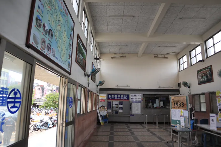 苑裡車站候車大廳