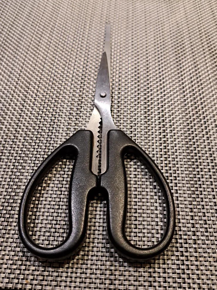 開眼界了的龍蝦剪,一長一短,趕緊問ChatGPT