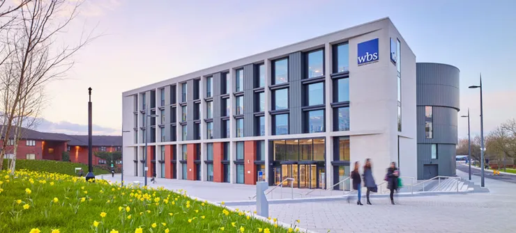 華威大學下屬的商學院為歐洲頂尖, 並不輸給牛津劍橋