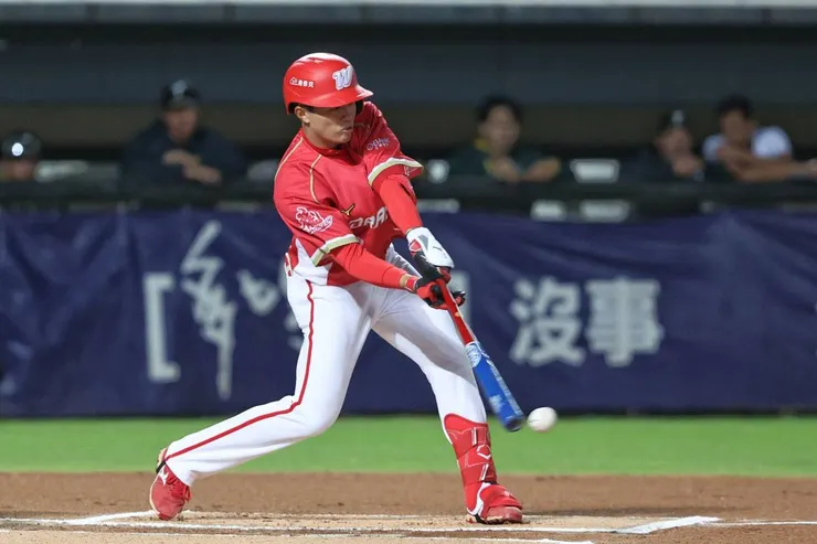 味全龍19歲游擊新星劉俊緯(圖片來源:味全龍)