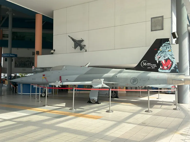 已除役展示於新加坡空軍博物館的F-5S。