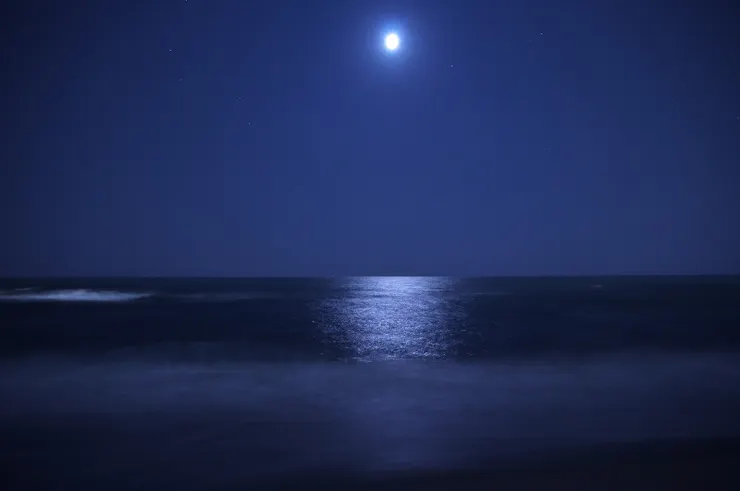 圖一：模擬的海上月夜寧靜