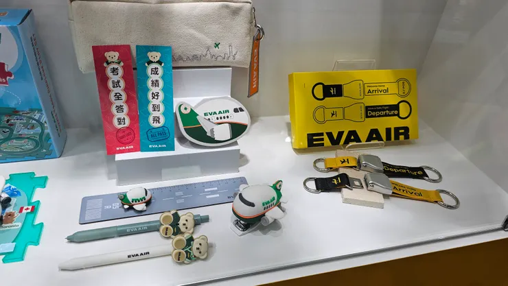 長榮航空紀念品展示櫥窗!