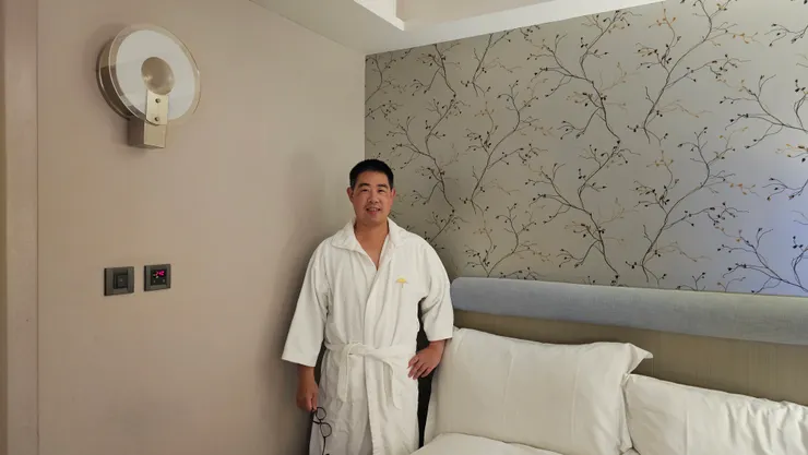 房間的壁紙挺好看的!