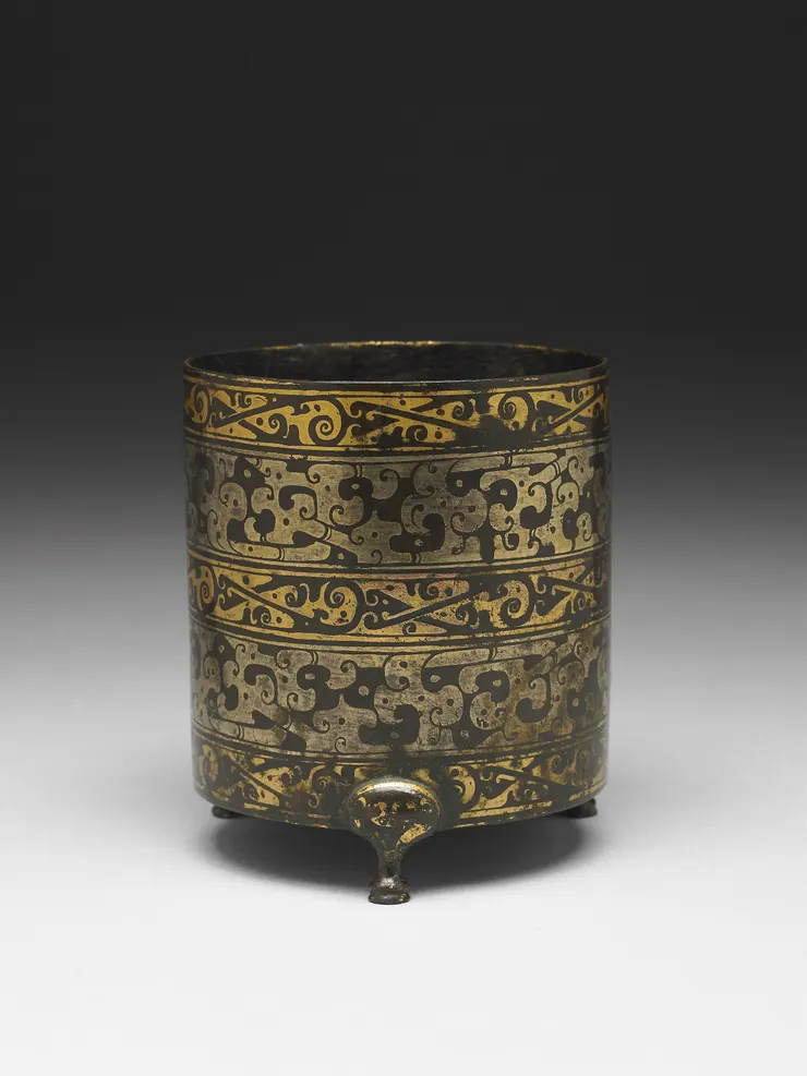西漢 錯金雲紋樽（故宮博物院藏）