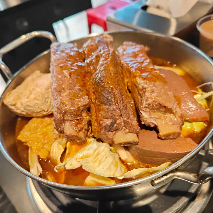 牛肋排麻辣鍋