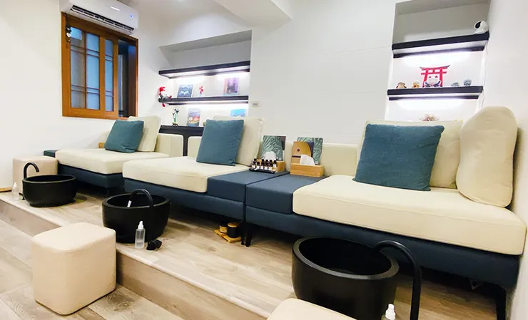 台北泰式按摩推薦【花廂鳥語】精油按摩，五行精油│泰式按摩推薦（預約制）