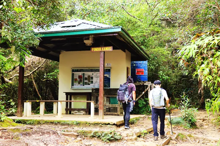 ▲kandis涼亭，每0.5～1公里就出現，到半山山屋總共會經過七個（每個涼亭都有垃圾桶、廁所，都整理得非常乾淨）。