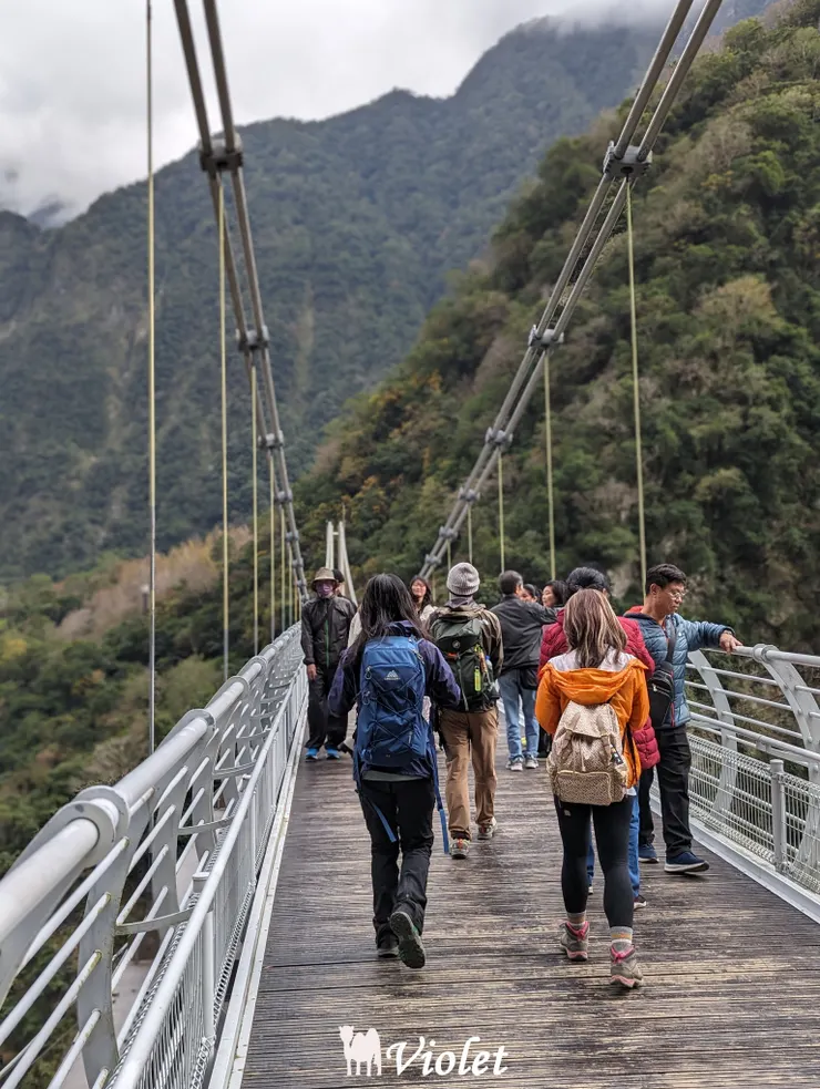 山月吊橋