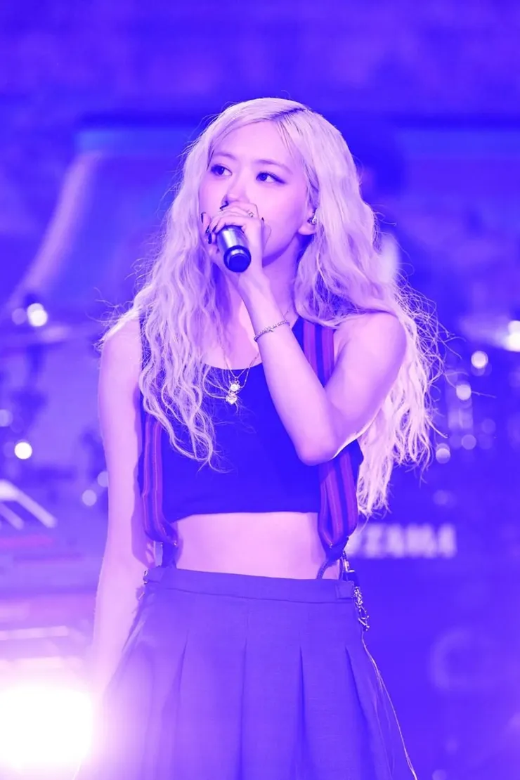 ⭡Rosé 與 Bruno Mars 合作單曲〈APT.〉，兩人絕配音色締造多項佳績