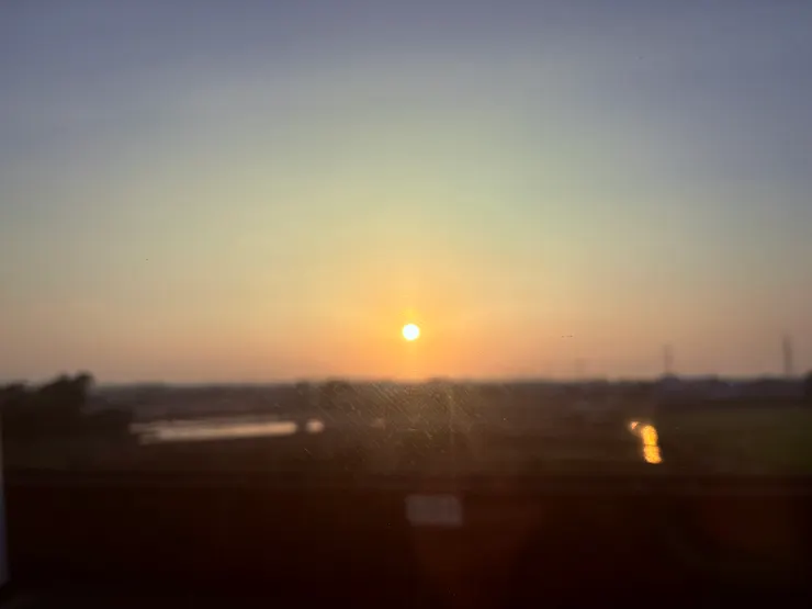 早起搭高鐵出差的窗外風景