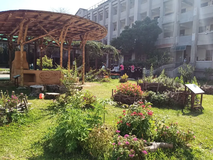 自耕自食、永續循環、共好生活（地球花園行動~臺中國小校園碳耕示範點）