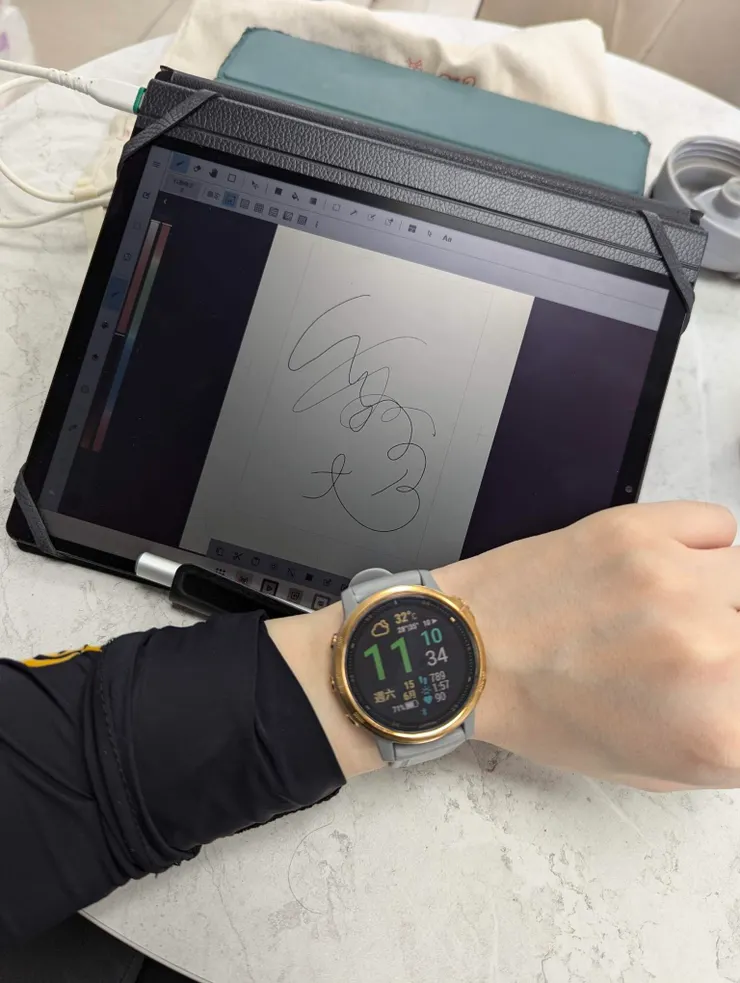 Garmin fenix 6s手錶 & HANNSNOTE2平板 合照