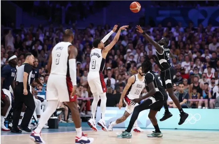 哈利畢頓三分線外遠射得分