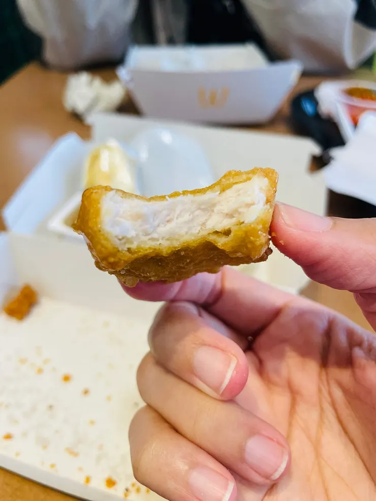 6 Chicken McNuggets £4.49 — 裡面是雞絲的雞塊