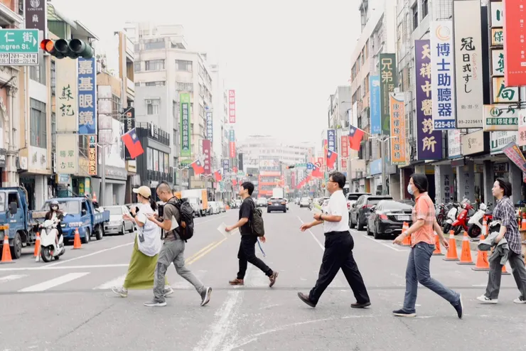 步行成為探索城市新的潮流（照片引用自美街計畫）