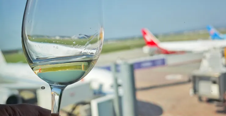 養閒人一直覺得,微醺不是為了逃避現實,而是為了跟現實「暫時達成和解」