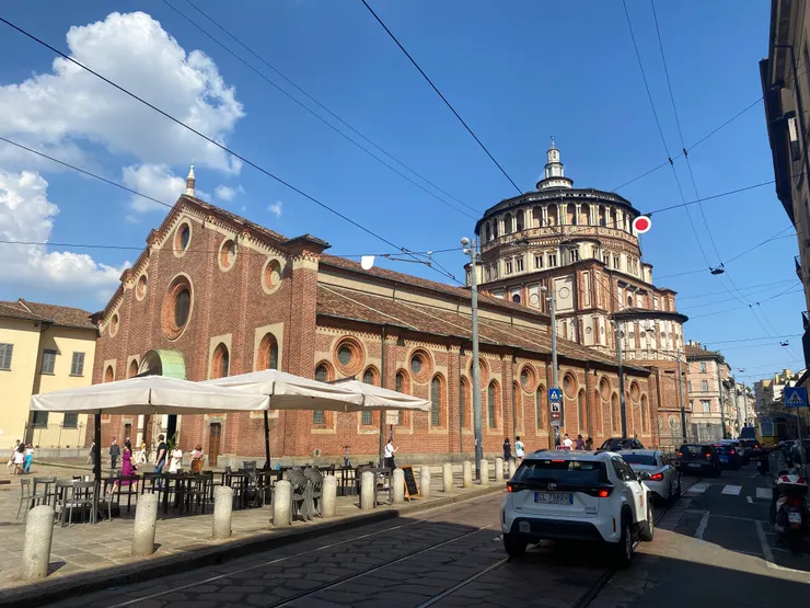 聖母恩寵教堂 明顯可見兩個不同風格