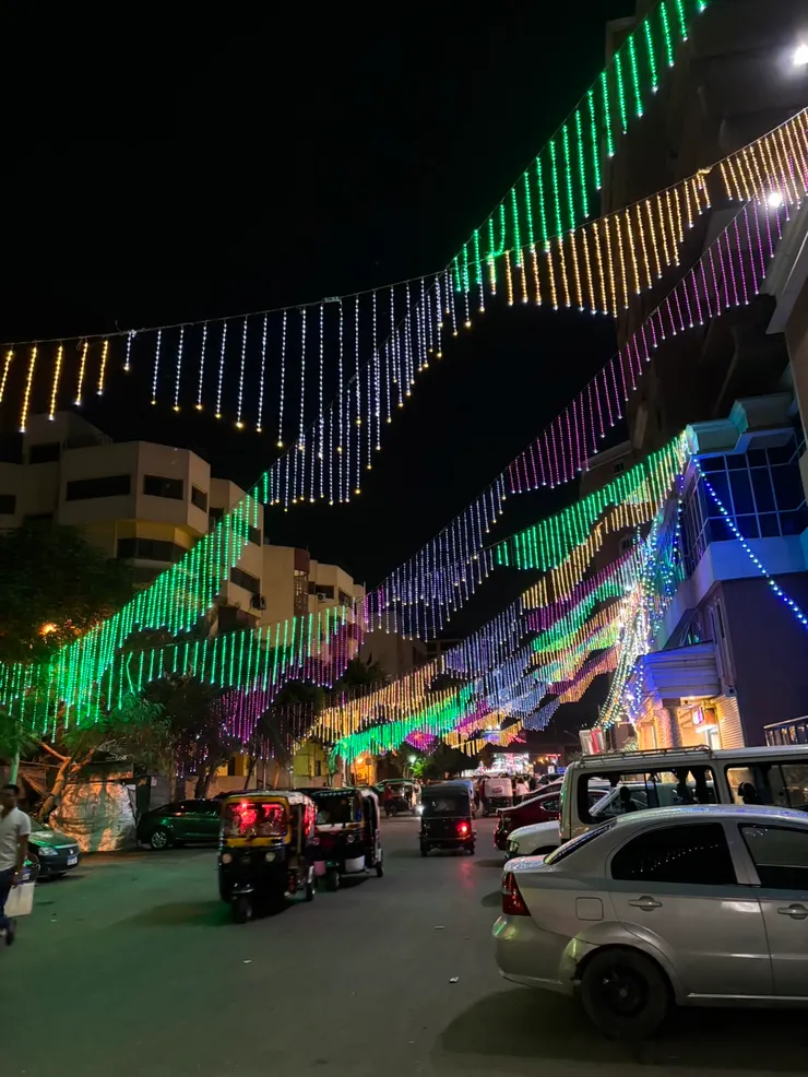 夜晚的埃及街頭還是很熱鬧