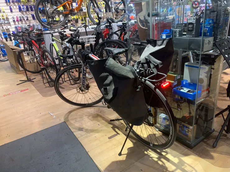 平安返回捷安特。