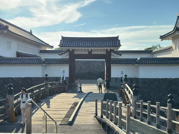 霞城公園為山形城遺址，為日本百大城堡之一