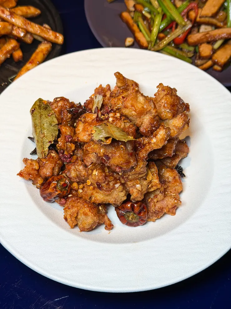 百香辣雞的口味都是屬於那種椒麻味很濃郁的～