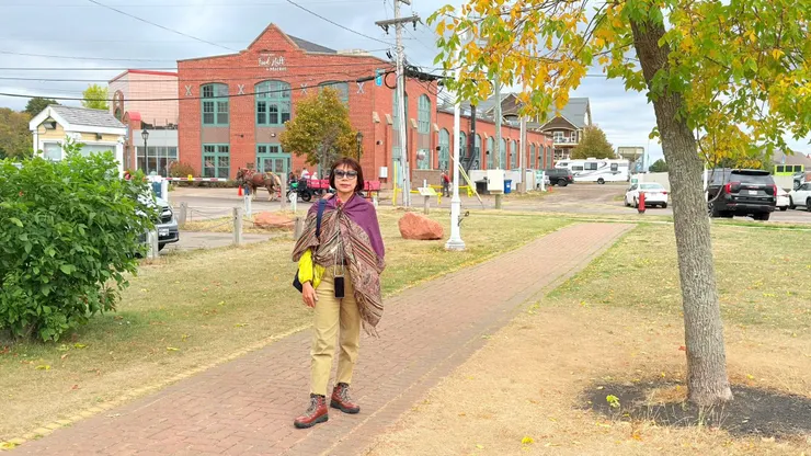 前身為1908年建造的機車維修廠，現為手工食品和工藝品市場。