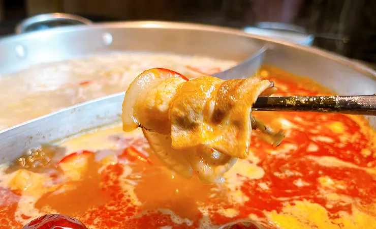 桃園青埔美食【怎麻辣頂級鴛鴦火鍋】麻辣鍋推薦