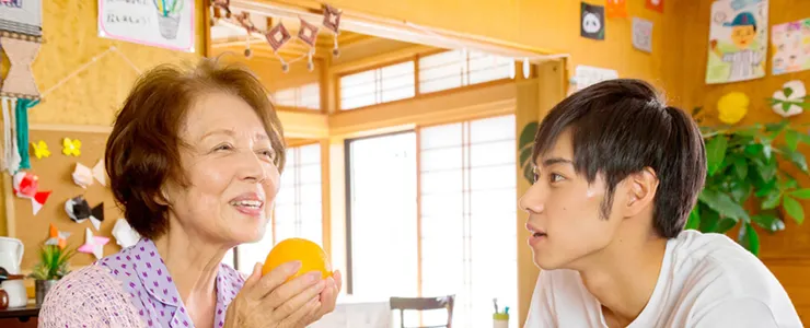 圖文來自 2017年映画『ケアニン』製作委員会