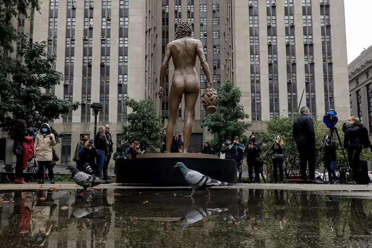 被安裝在Collect Pond Park的《梅杜莎與珀爾修斯的頭》