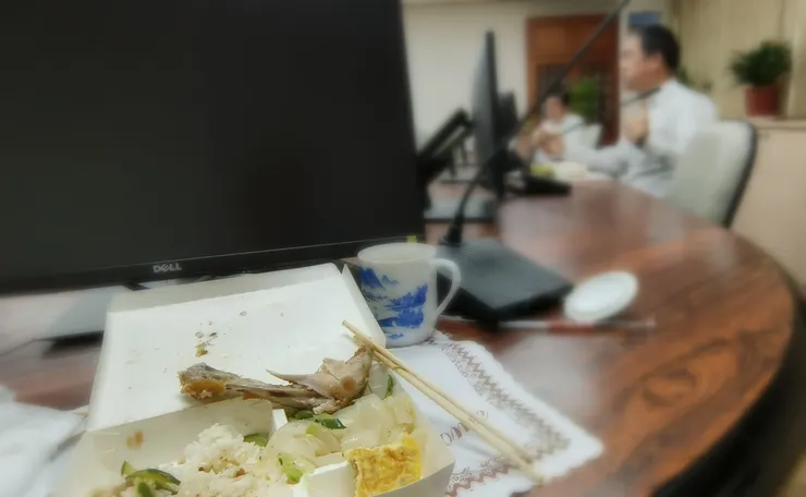 現勘檢討便當會後作別夜如漆。副總早上去萬大慰問工安事件,中午趕回台北準備去松山搭機往金門參加會議,結果跟我一樣接到災變電話即取消機票兼程南下。