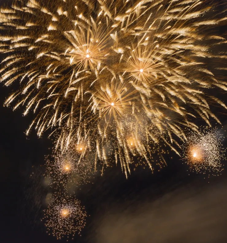 煙火美麗卻短暫,如同生命美好的刹那