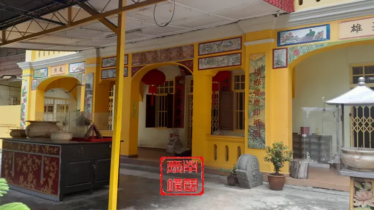 咖啡山觀音堂内外。-本人攝於2025年4月10日。