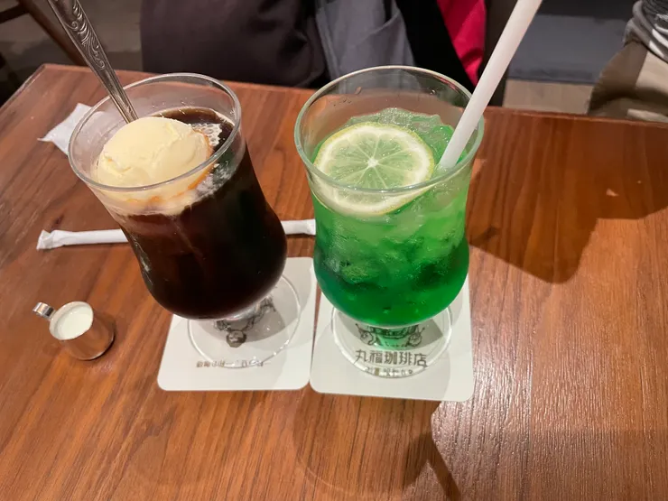 丸福漂浮咖啡，melon soda