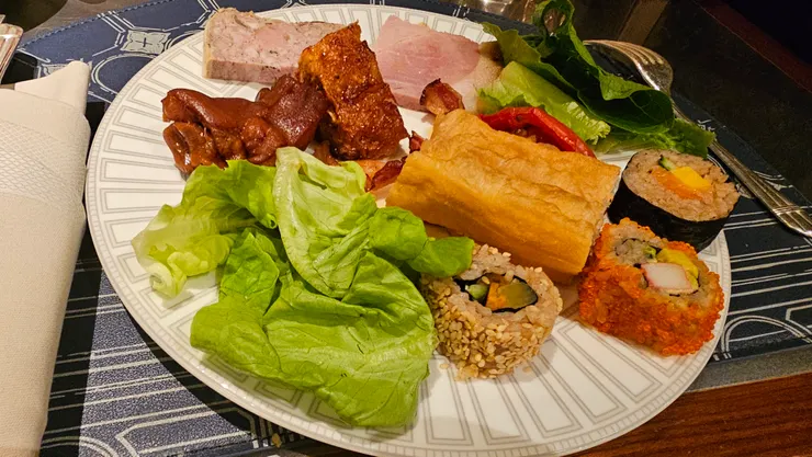 邱吉爾餐廳也有我最愛的油條可以吃!畢竟這裡是中國澳門!