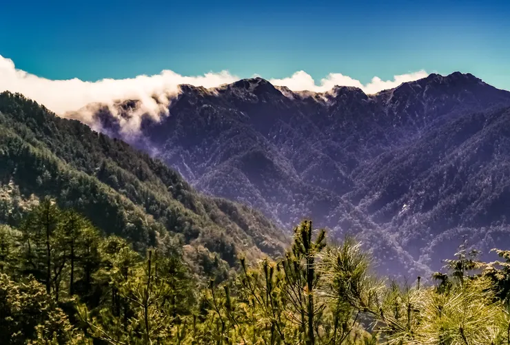 從雲海保線所眺望能高雲瀑。