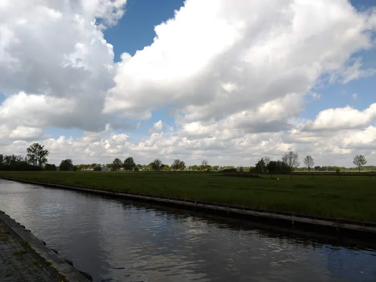 上船前隨手拍下羊角村的天空