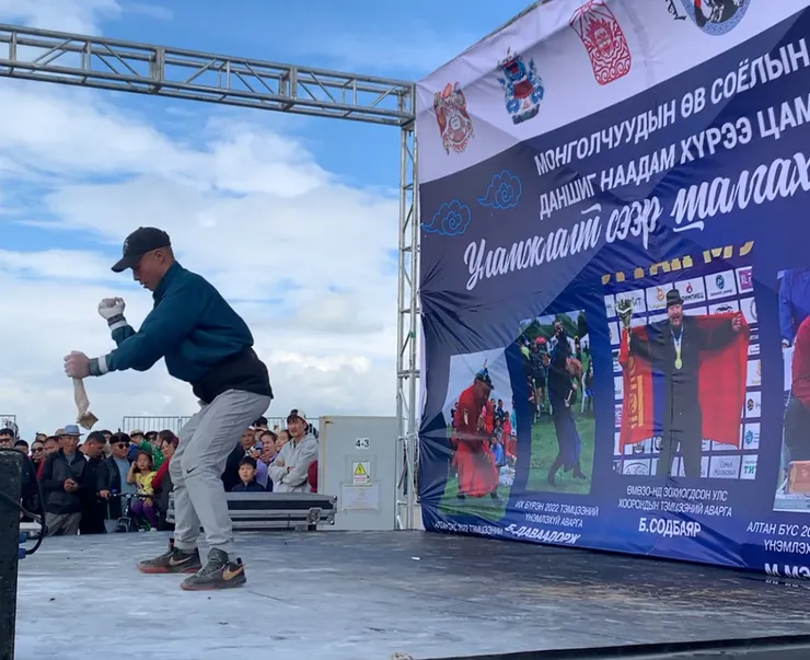 會外賽 - 徒手碎骨頭